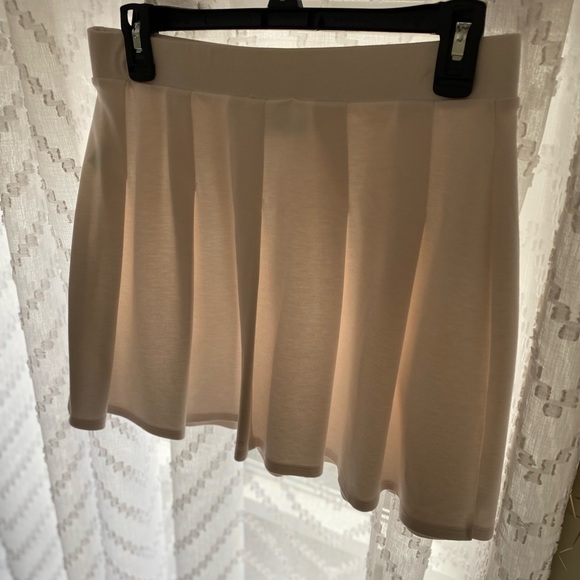 Off white mini skirt size M Brand New never worn. - Picture 8 of 9